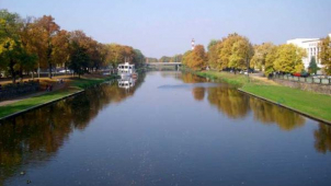 Do tendru na výstavbu lávky přes Labe u Aldisu se jdou tři firmy