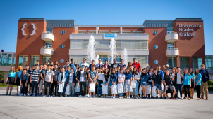 Univerzita nezahálí, Do Hradce míří stovky studentů