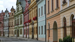 O prázdninách v Hradci pokračují opravy vozovek a chodníků