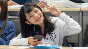 Asijští studenti míří domů, skončila jim letní škola