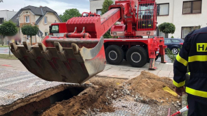 Hasiči vyprostili člověka ze závalu ve sklepě
