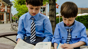 Prázdniny skončily, žáci se vracejí do školních lavic