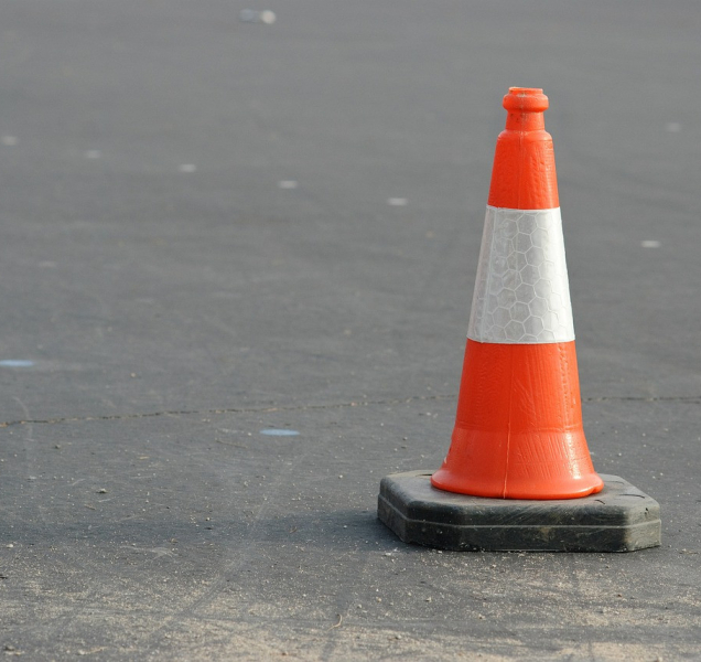 Mezi Chlumcem a Novým Bydžovem se opravuje silnice