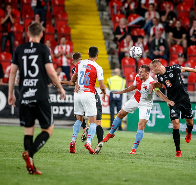 Nováček z Hradce prohrál s mistrem