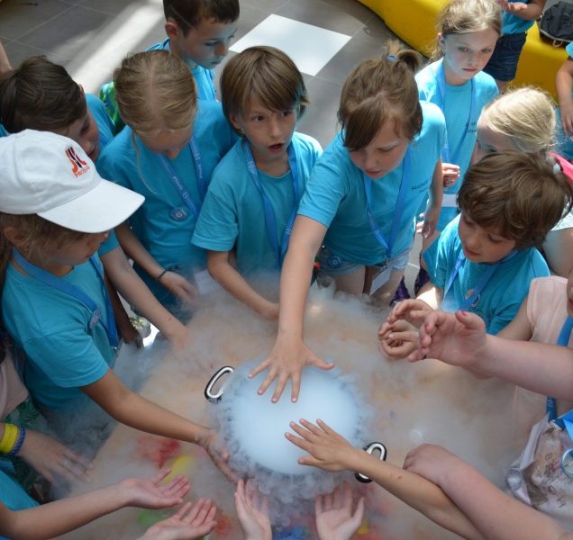 FOTO: Školáčci ze Suchého Dolu vyzkoušeli univerzitní lavice