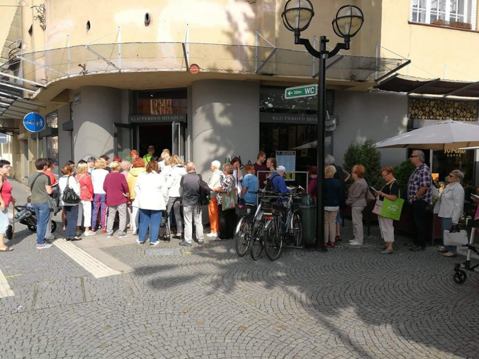 Předplatitelé čekali na otevření předprodeje od 5 hodin ráno