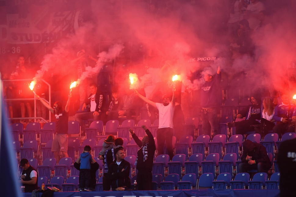 Budou bezpečná náměstí i fotbalové stadiony